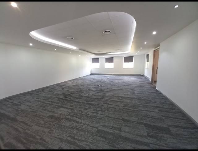 2,415M² OFFICE TO LET IN BRYANSTON